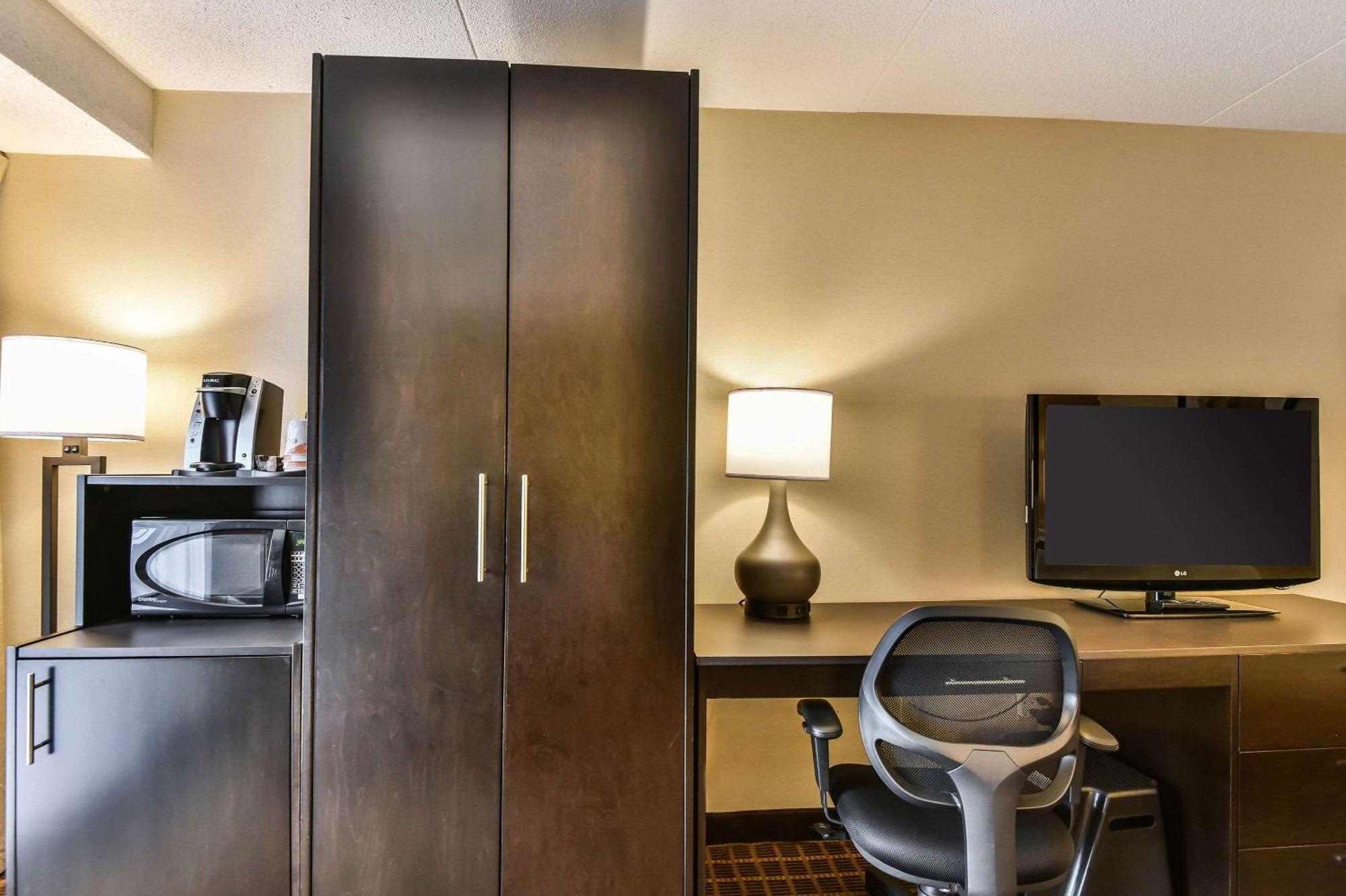 ווינדזור Comfort Inn מראה חיצוני תמונה